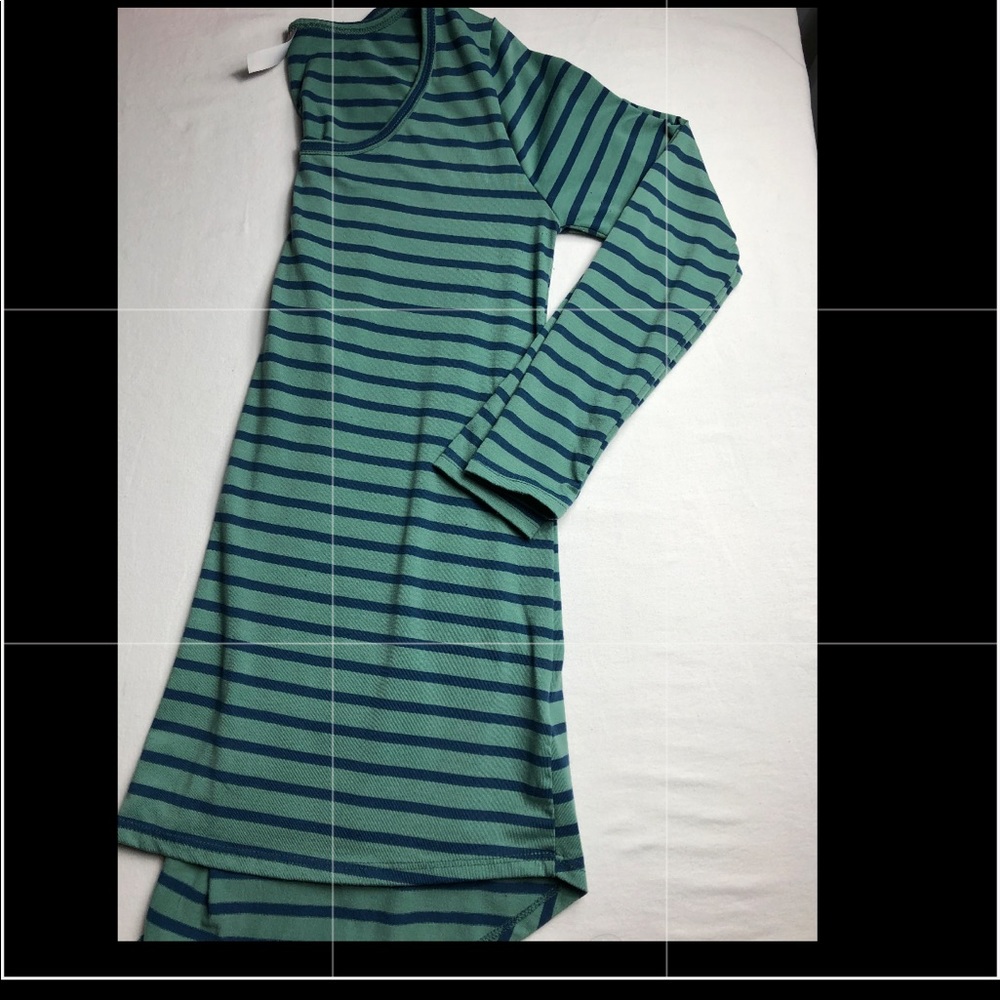 LuLaRoe Lynnae Shirt Size XS